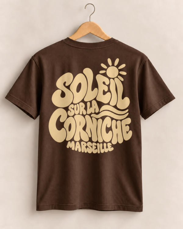 T-shirt marron, soleil rétro de Marseille-2 T-shirt Unisexe Soleil sur la Corniche – Marseille